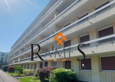 LIVRY GARGAN – Proche Mairie – 4 pièces de 84 m² – Balcons – Parkings – 169000 €