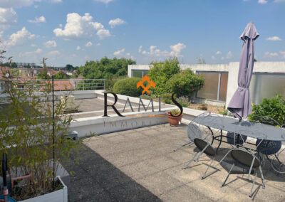 VILLEMOMBLE – Orangerie – Appartement 6 pièces de 154 m² au dernier étage – Terrasses 112 m² – 2 caves – 2 box – 815 000 €