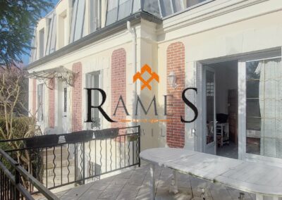 VILLEMOMBLE – Secteur Foch – Mansart de 1860 – 4 chambres – Garages – terrain 647 m²