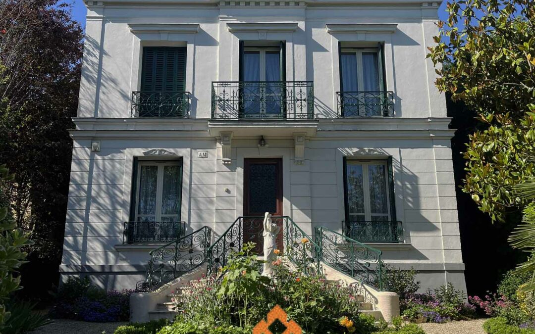 LE RAINCY – Secteur Bellevue – Demeure de 8 pièces – Garage – Jardin – Terrain 743 m² –  1 150 000 €